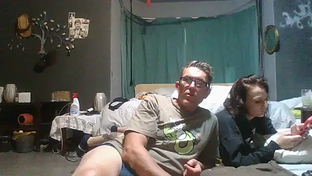 Snapshot of xylegs chatting on 02.16.25 xylegs online show from 02.16.25