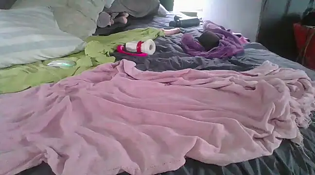 Snapshot of xylegs chatting on 03.15.25 xylegs online show from 03.15.25