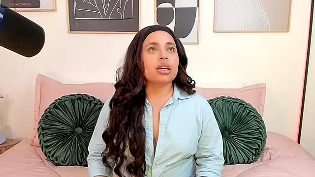 RachelRusso online show from 02.21.25