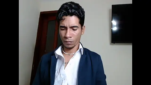 Snapshot of King_Liam chatting on 01.24.25 King Liam online show from 01.24.25