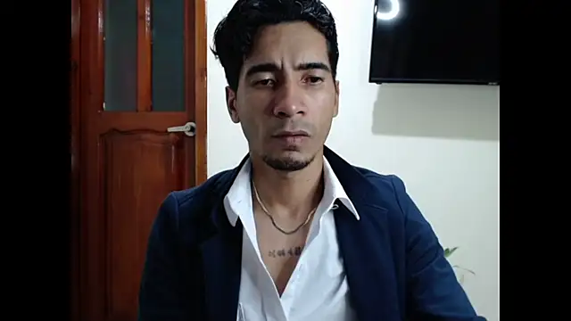 Snapshot of King_Liam chatting on 01.25.25 King Liam online show from 01.25.25