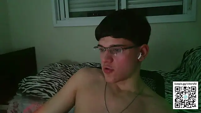 Snapshot of vitorsafado19 chatting on 10.03.25 vitorsafado19 online show from 10.03.25