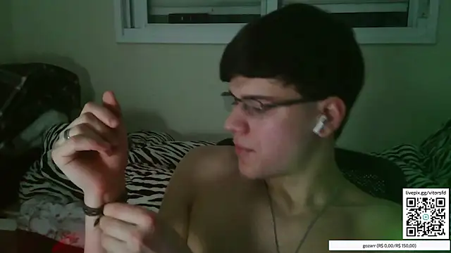 Snapshot of vitorsafado19 chatting on 10.16.25 vitorsafado19 online show from 10.16.25