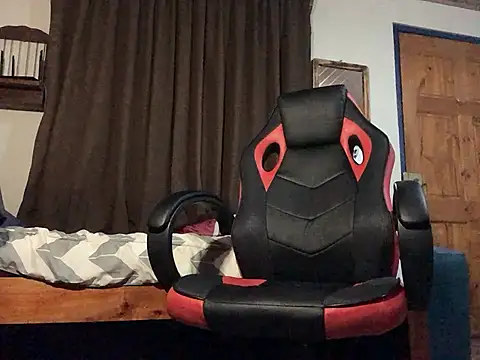 Nooneisthis online show from 04.15.26