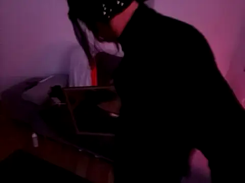 sandrahoeslut online show from 03.12.25