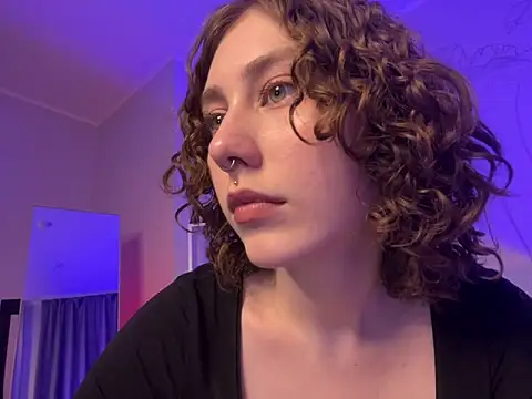 Snapshot of Molli_Luv chatting on 02.23.25 Molli Luv online show from 02.23.25