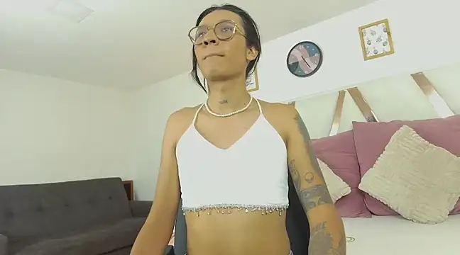 LauraaGomezz   online show from 03.14.25