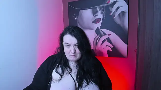 Snapshot of QueenOfHaze chatting on 11.15.25 QueenOfHaze online show from 11.15.25