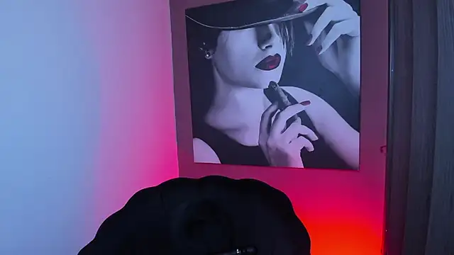 Snapshot of QueenOfHaze chatting on 11.21.25 QueenOfHaze online show from 11.21.25