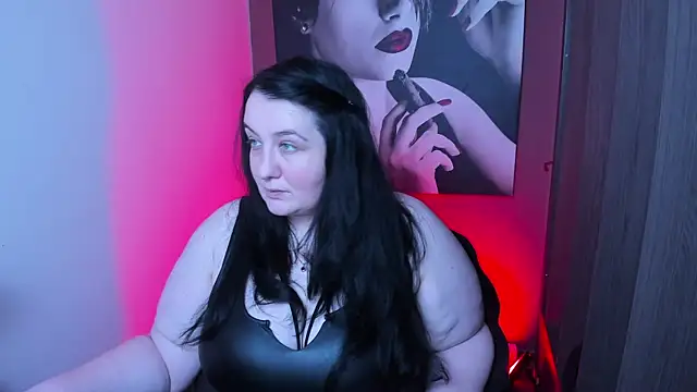 Snapshot of QueenOfHaze chatting on 11.29.25 QueenOfHaze online show from 11.29.25