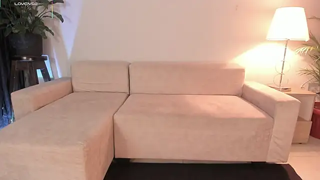 Hannah Jonhson online show from 03.12.26