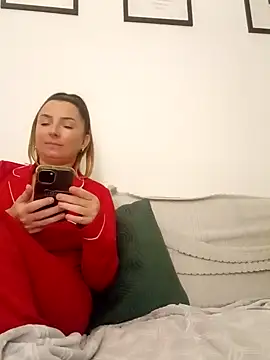 Snapshot of MolliexLexi1 chatting on 01.24.25 MolliexLexi1 online show from 01.24.25