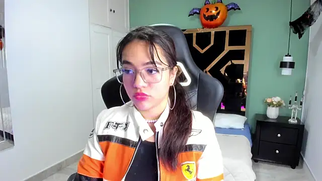 Snapshot of Billie_Jhonson_ chatting on 10.17.25 Billie Jhonson online show from 10.17.25