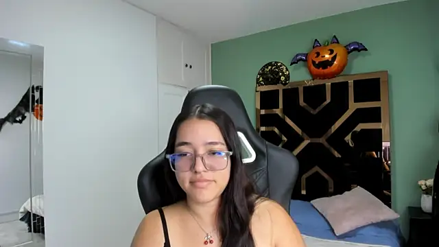 Snapshot of Billie_Jhonson_ chatting on 10.22.25 Billie Jhonson online show from 10.22.25