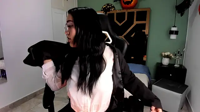 Snapshot of Billie_Jhonson_ chatting on 11.04.25 Billie Jhonson online show from 11.04.25