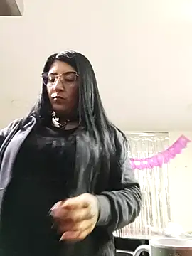 Snapshot of milfjade01 chatting on 01.29.25 milfjade01 online show from 01.29.25