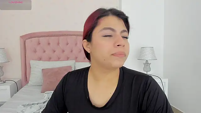 Kendall  Fox online show from 11.22.25