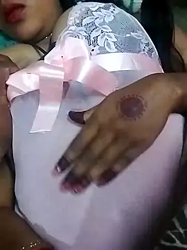 Snapshot of Simrandeshipp chatting on 01.29.25 Simrandeshipp online show from 01.29.25