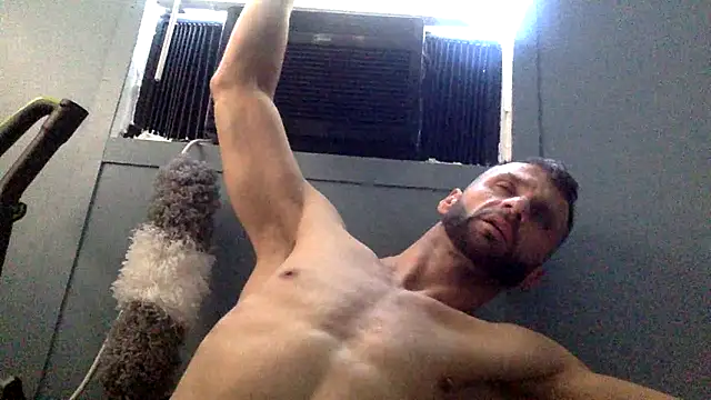 sexyhotstud12 online show from 12.19.25