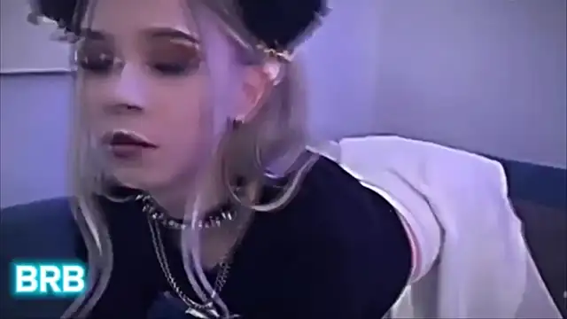 Snapshot of Shiny_Jennifer chatting on 02.14.25 Shiny Jennifer online show from 02.14.25