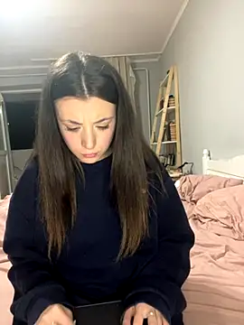 bunnythetailor online show from 10.18.25