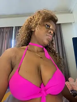 Snapshot of Boneca25 chatting on 02.23.25 Boneca25 online show from 02.23.25