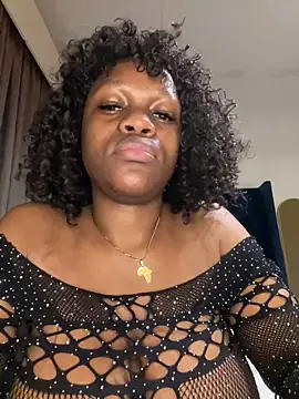 Snapshot of Boneca25 chatting on 02.28.25 Boneca25 online show from 02.28.25