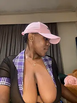 Snapshot of Boneca25 chatting on 03.01.25 Boneca25 online show from 03.01.25