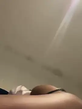 Snapshot of Boneca25 chatting on 03.16.25 Boneca25 online show from 03.16.25