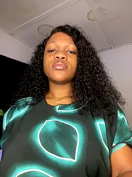 Snapshot of Boneca25 chatting on 10.23.25 Boneca25 online show from 10.23.25