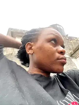 Snapshot of Boneca25 chatting on 11.27.25 Boneca25 online show from 11.27.25