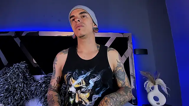 Snapshot of kaletattoo chatting on 02.09.25 kaletattoo online show from 02.09.25