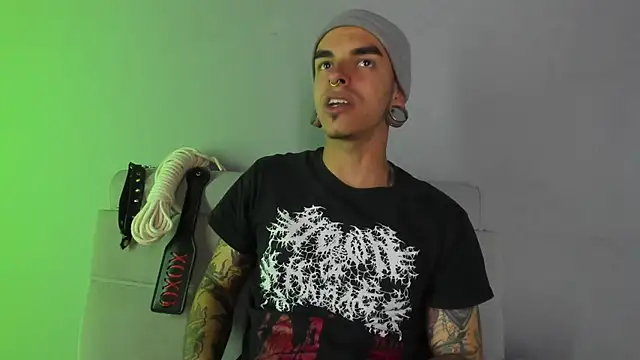 Snapshot of kaletattoo chatting on 02.14.25 kaletattoo online show from 02.14.25