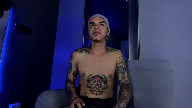 Snapshot of kaletattoo chatting on 03.04.25 kaletattoo online show from 03.04.25