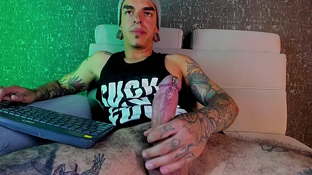 Snapshot of kaletattoo chatting on 03.17.25 kaletattoo online show from 03.17.25