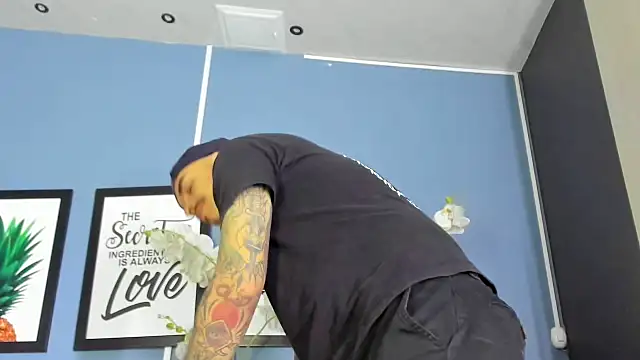 Snapshot of kaletattoo chatting on 09.14.25 kaletattoo online show from 09.14.25