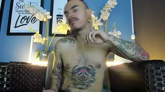 Snapshot of kaletattoo chatting on 09.15.25 kaletattoo online show from 09.15.25