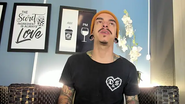 Snapshot of kaletattoo chatting on 09.22.25 kaletattoo online show from 09.22.25