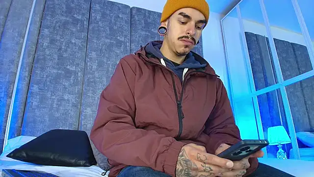 Snapshot of kaletattoo chatting on 10.02.25 kaletattoo online show from 10.02.25