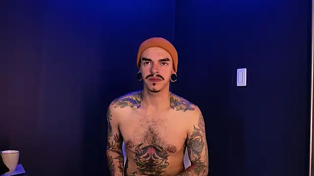 Snapshot of kaletattoo chatting on 10.03.25 kaletattoo online show from 10.03.25