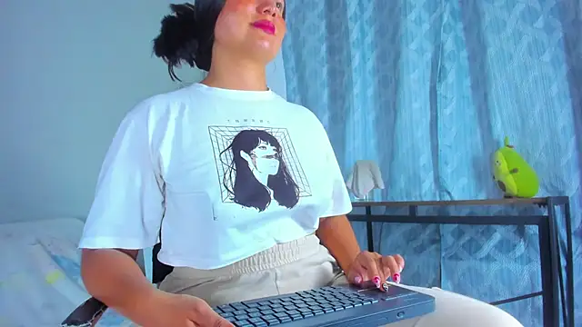 evaa greey online show from 11.08.25