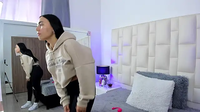 Ariana rouse online show from 10.02.25