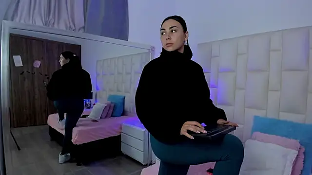 Ariana rouse online show from 11.27.25