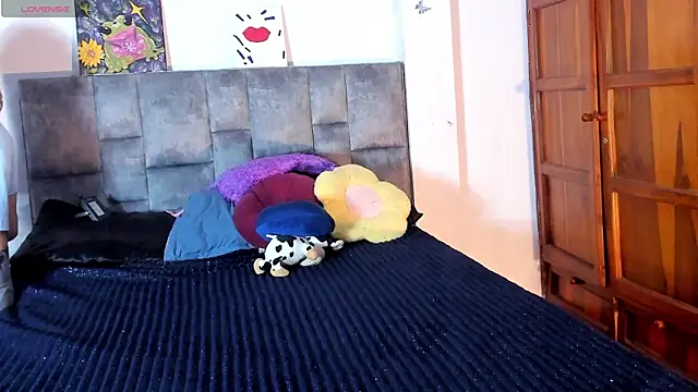 Snapshot of Isangel_ chatting on 11.06.25 Isangel online show from 11.06.25