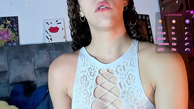 Snapshot of Isangel_ chatting on 11.08.25 Isangel online show from 11.08.25