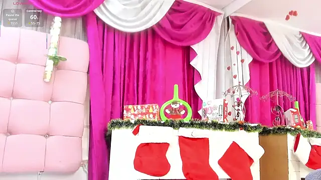 Snapshot of CanelaDevil_ chatting on 11.25.25 CanelaDevil online show from 11.25.25