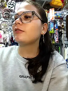 Vale Saenzz online show from 03.08.26