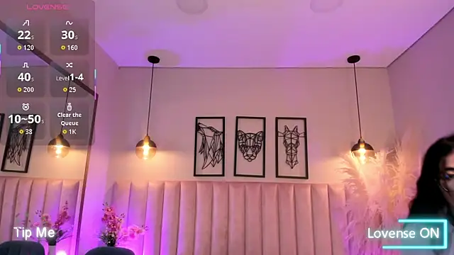 Zoe Banks  online show from 09.24.25