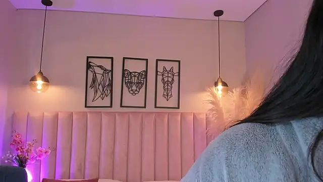 Zoe Banks  online show from 09.25.25