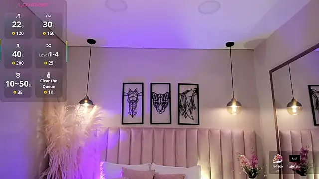 Zoe Banks  online show from 09.28.25